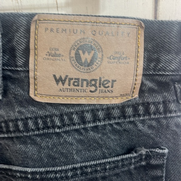 COPY - Vintage Wrangler Black Cutoff Shorts Men’s Size 36 - Picture 3 of 5